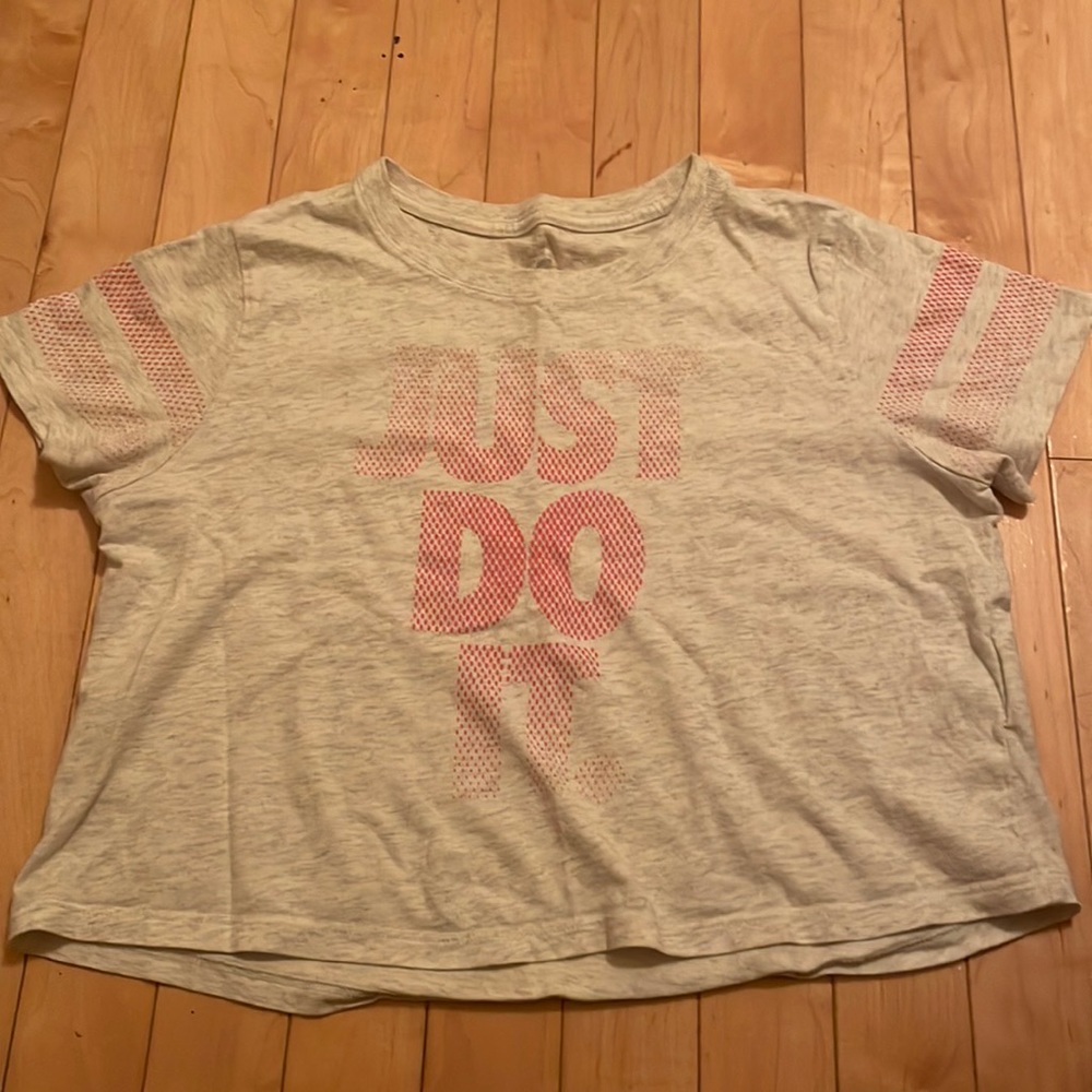 Brand: Nike Color: White/Gray/Pink Size: Large (runs small)